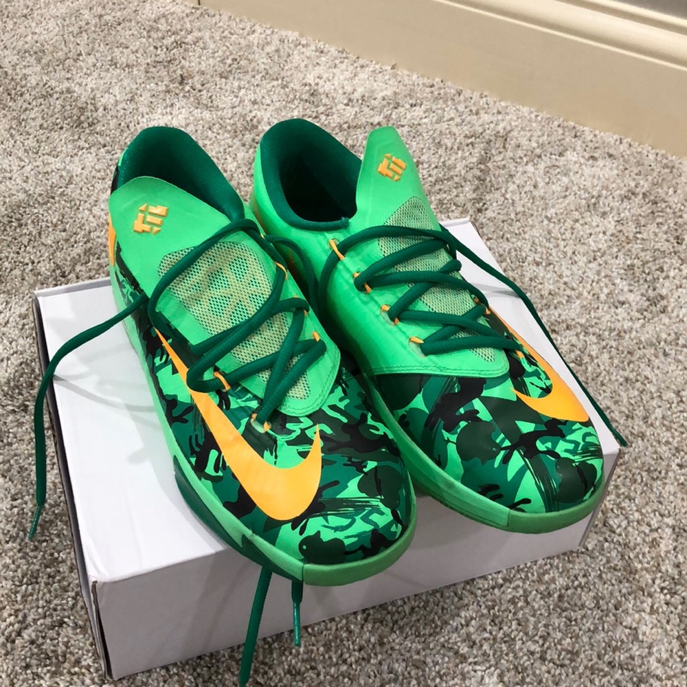 Like New! Nike KD 6 Easter sneakers